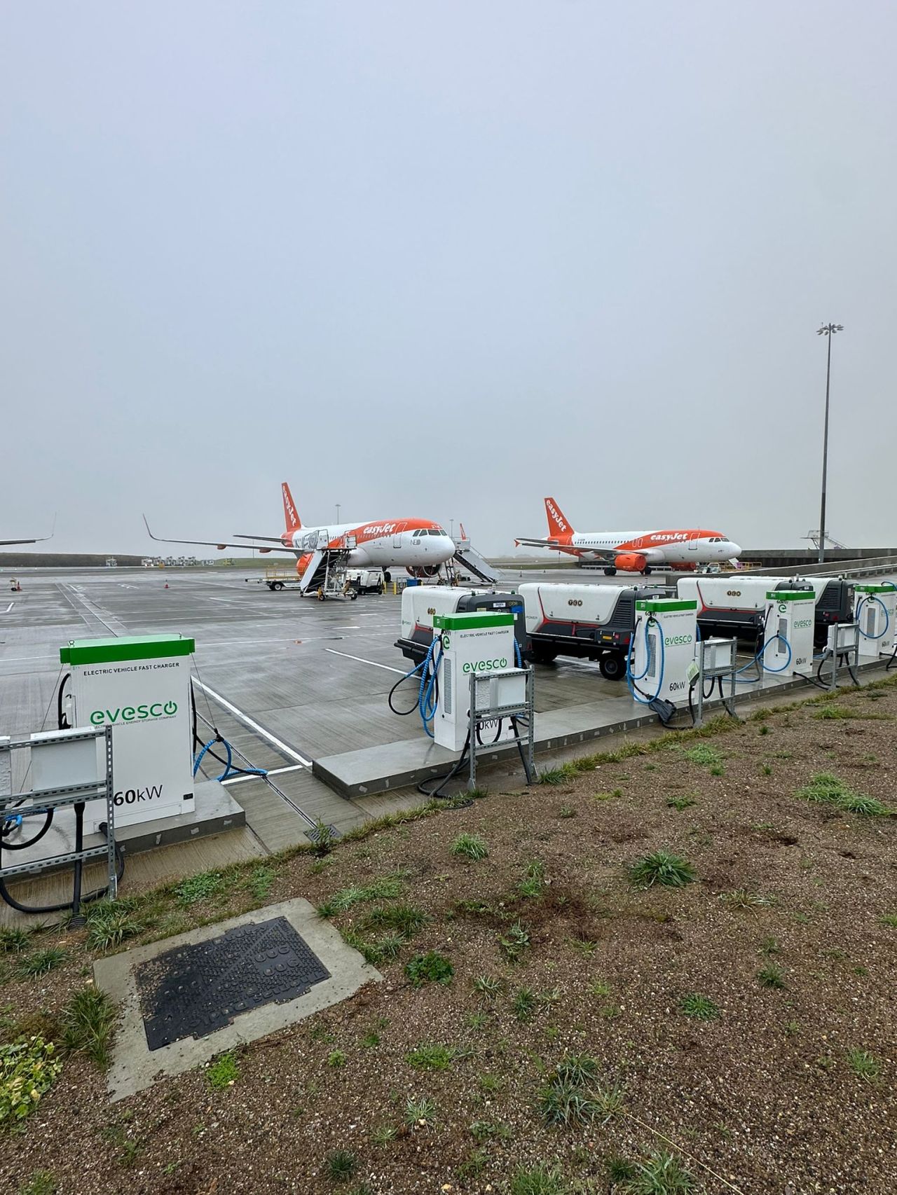 Evesco Airport Chargers